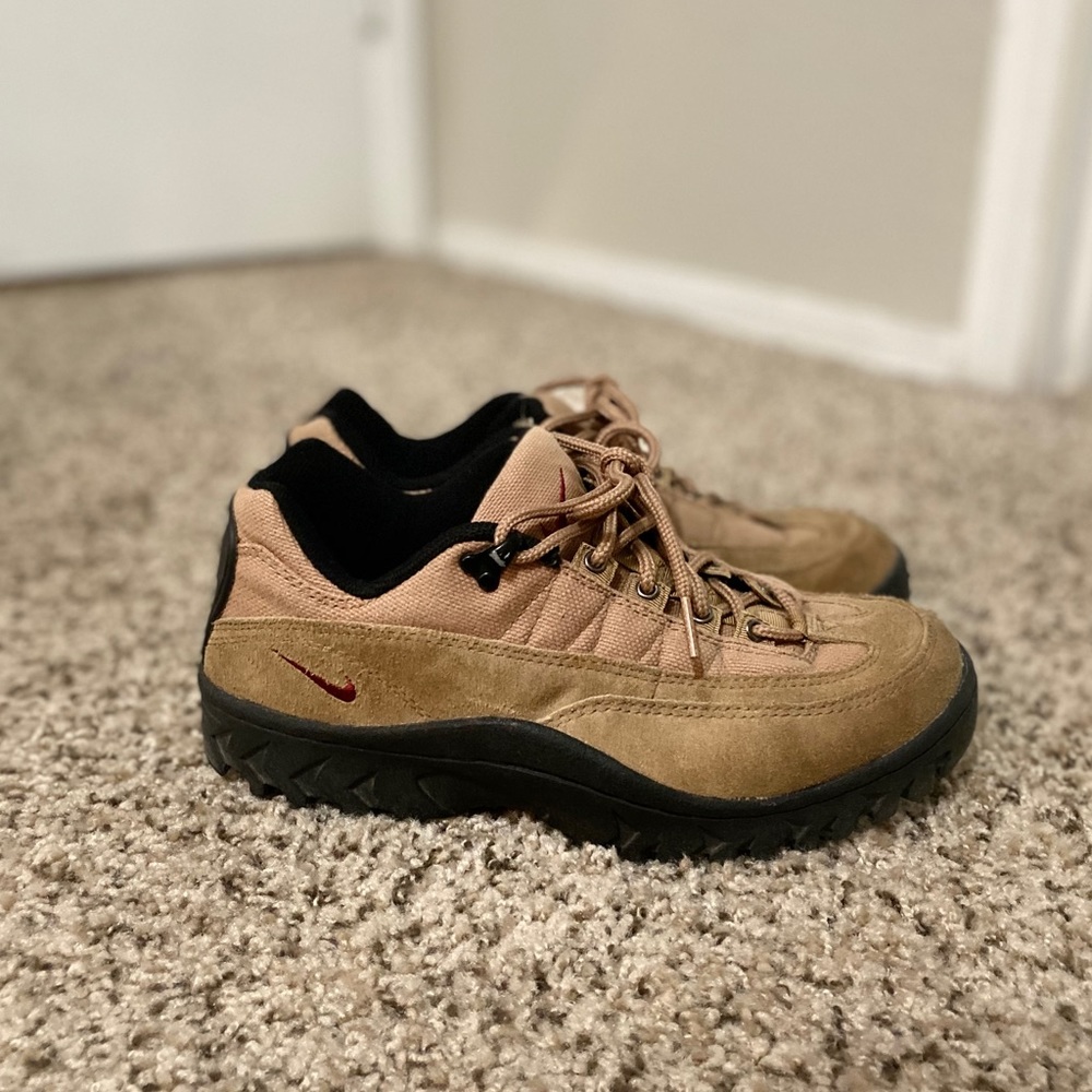 Nike acg airmax 95 hiking shoes